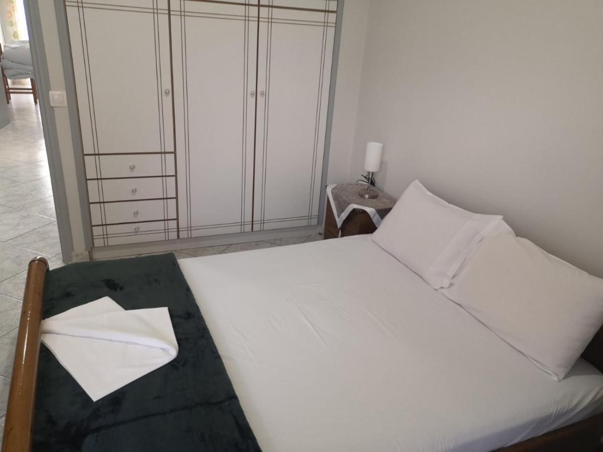 Panos & Antzy Apartments 칼라마타 외부 사진